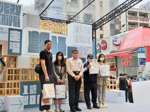 柯市長頒獎台北捷運會員