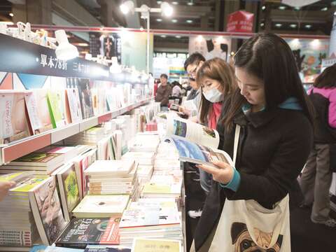 每年書展湧入大批愛書人朝聖