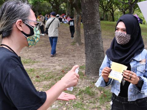 Mayor Attends Eid al-Fitr Celebration at Daan Forest Park