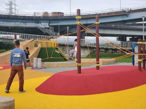 台北市「双園河浜児童プレイグランド」がオープン！