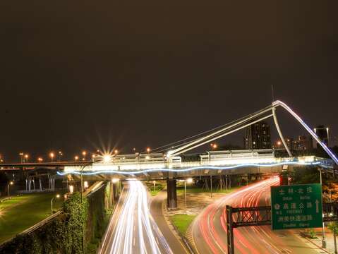 迪化跨堤景觀平台是都市賞景秘境