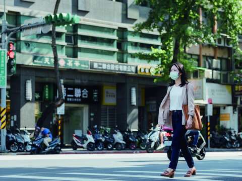 在漫長的職涯中,人們應定期審視工作現況、適時重整腳步,才能釐清方向,踏出更穩的職場下一步。(攝影/林冠良)