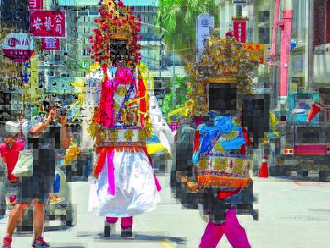 Traditional religious parades and performing arts integrating innovative styles make the Taipei Xia-Hai City God Cultural Festival a diverse experience.