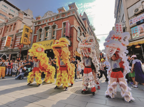 The celebration of the Taipei Xia- Hai City God’s birthday is an important religious event in Taipei.