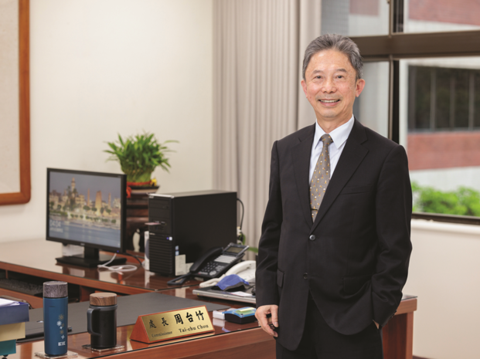 Based on his previous diplomatic experiences, Chou leverages his profession to promulgate multilingual services in Taipei. (Photo/Yenyi Lin)