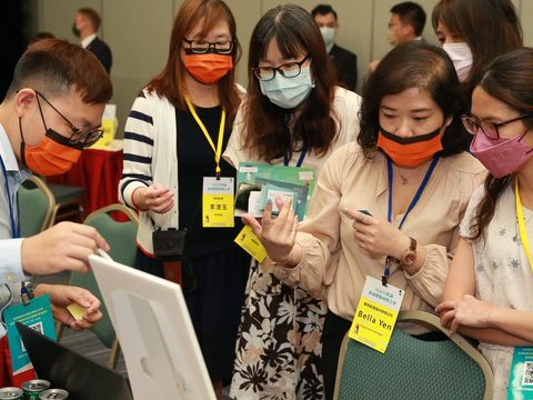 因應混合型會議趨勢，會展業者與軟硬體服務供應商面對面洽談(圖片來源：臺北市政府觀光傳播局)