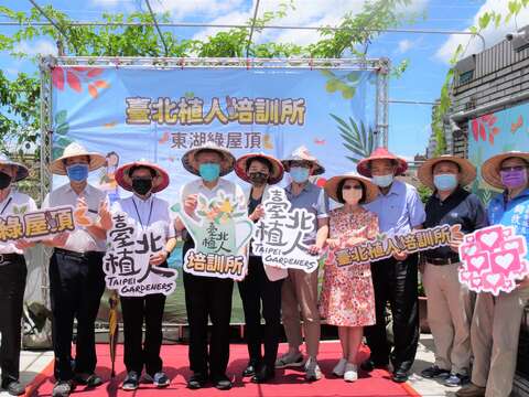 Training for Rooftop Gardeners at TPL Donghu Branch