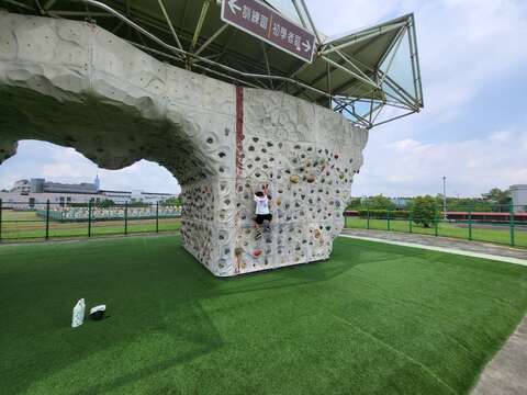 內湖運動公園攀岩場(圖片來源：臺北市政府工務局衛生下水道工程處)
