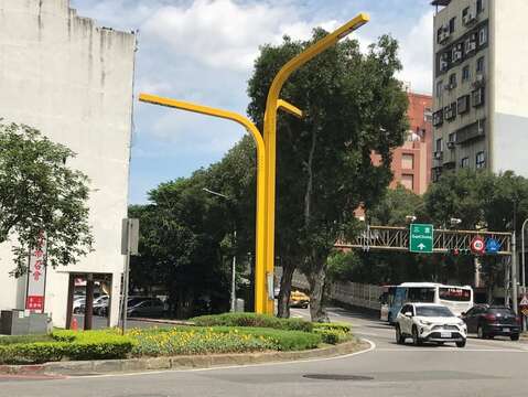 雙北通勤節點特色花卉-向日葵(圖片來源：臺北市政府工務局公園路燈工程管理處)