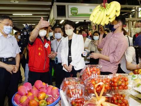 Mayor Lauds Winners of Huannan Market Cleanliness Assessment Award