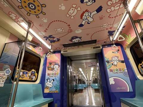 New Majimeow-themed Train Spotted along Tamsui-Xinyi Line