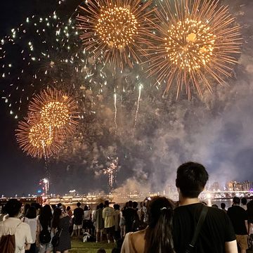 伴隨夏夜晚風，所有人沈浸在現場戀愛微醺氛圍。(圖片來源：臺北市政府觀光傳播局)