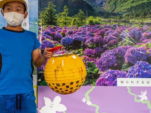 日本小朋友畫了一個珍珠奶茶燈籠(圖片來源：臺北市政府觀光傳播局)