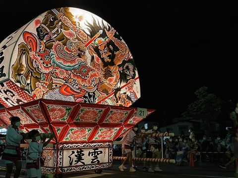 弘前市睡魔祭今年迎接300周年，現場遊行活動民眾熱情參與人聲鼎沸。(圖片來源：臺北市政府觀光傳播局)