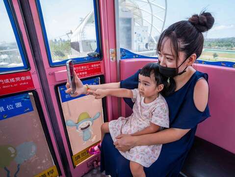 一起在宇宙列車裡開心玩樂(圖片來源：臺北大眾捷運股份有限公司)
