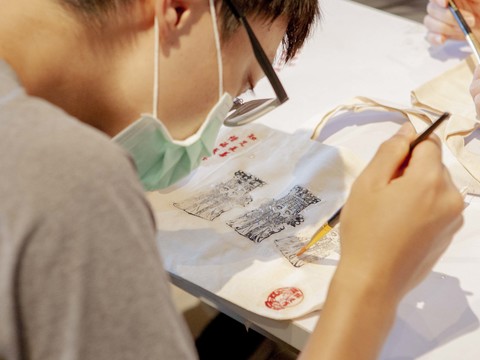 民眾手作媽祖蝶谷巴特手提袋(圖片來源：臺北市政府觀光傳播局)
