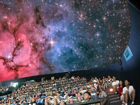 宇宙劇場星空解說(圖片來源：臺北市立天文科學教育館)