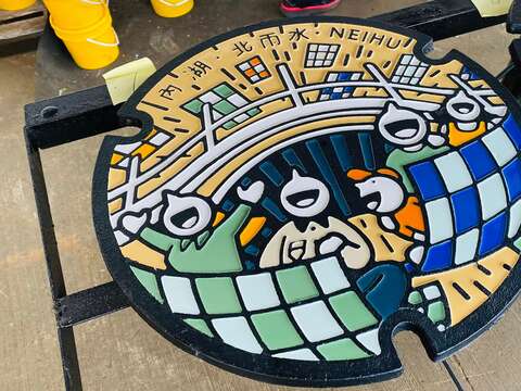 HEO to Hold Exhibition on 24 Limited Edition Manhole Covers at City Hall