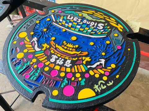 HEO to Hold Exhibition on 24 Limited Edition Manhole Covers at City Hall