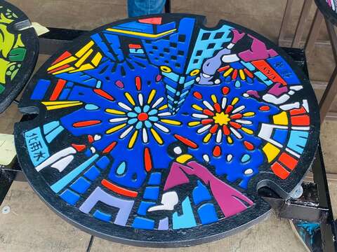 HEO to Hold Exhibition on 24 Limited Edition Manhole Covers at City Hall