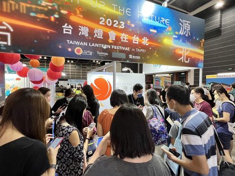 香港旅展的熱鬧，可見民眾疫後出遊的迫切(圖片來源：臺北市政府觀光傳播局)