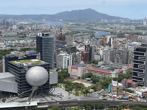 Professional Photographers Lead Taipei Grand Trail Photo Tour