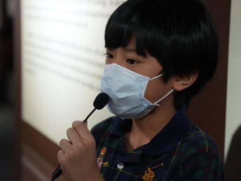 太平國小五年級蔡榮堉小朋友分享了「八拾捌茶輪番所」建築修復的過程.JPG(圖片來源：台北市政府觀光傳播局)