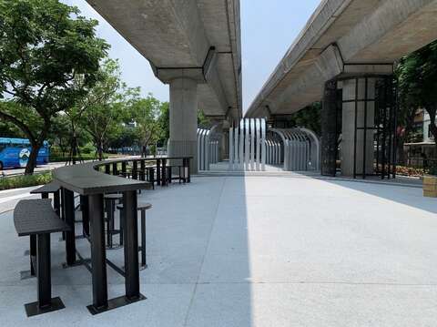 圓山歡樂吧廣場照片(圖片來源：臺北市政府工務局公園路燈工程管理處)