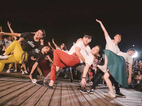 從藝術展演 體驗城市文化底蘊(台北畫刊111年9月)
