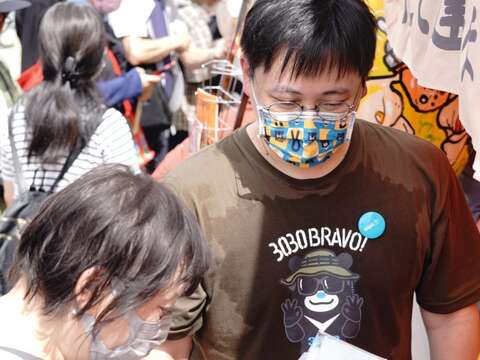 臺北市觀光傳播局長劉奕霆現身「2022TAIWAN_PLUS_台灣吉日」臺北展攤(圖片來源：臺北市政府觀光傳播局)