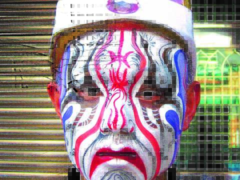 謝将軍は白鶴というように、将軍たちはそれぞれ顔に特徴的なペイントを施します。