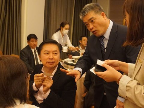 臺北市MICE推廣會中，臺北市推廣團與在地業者熱烈交流.JPG(圖片來源：臺北市政府觀光傳播局)
