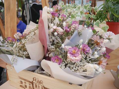野市集現場豐富花藝植栽(圖片來源：臺北市政府產業發展局)