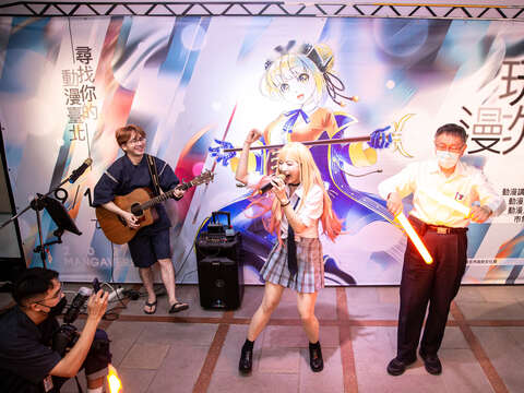 柯市長25日至龍山文創基地參加動漫表演，感受宅文化年輕力(圖片來源：臺北市政府文化局)