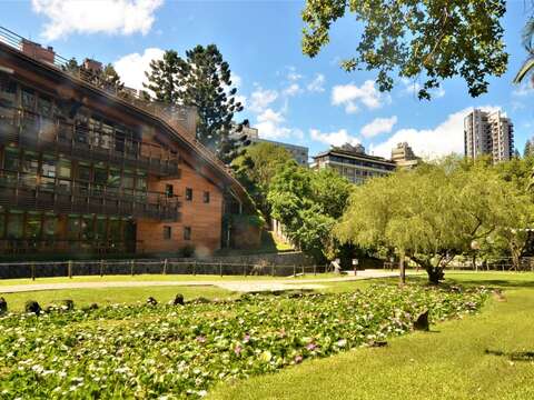 初秋的北投公園(圖片來源：臺北市政府工務局公園路燈工程管理處)