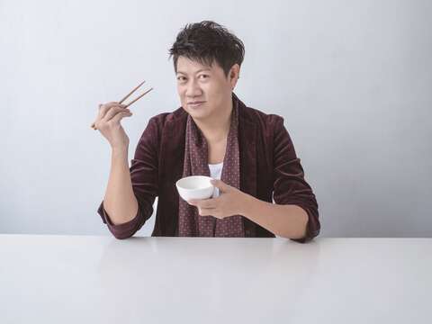 旅遊達人瓦辛: 「台北有讓人感到幸福的米其林美食。」(台北畫刊111年10月)