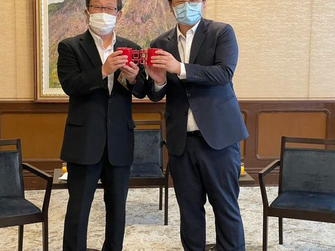 臺北觀傳局劉奕霆局長邀請愛媛縣副知事田中英樹訪台參加2023台灣燈會(圖片來源：臺北市政府觀光傳播局)