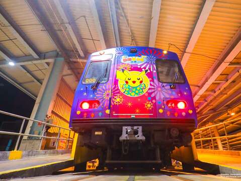 Tren pintado de Pokémon zarpa en la línea Tamsui-Xinyi