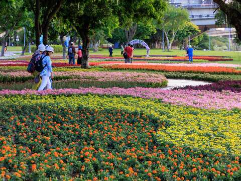 첫번째 화하이(꽃축제)는 옌핑 허빈공원에서