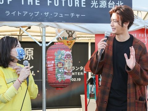 台北市政府市長室主任謝明珠以一口流利的日語訪問速水茂虎道過去造訪造訪台灣的經驗(圖片來源：台北市政府觀光傳播局)