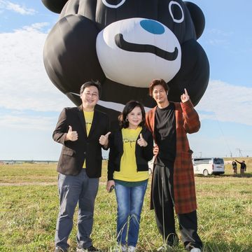 觀光傳播局局長劉奕霆、台北市政府市長室主任謝明珠與型男主廚速水茂虎道(由左至右)第一次參與佐賀熱氣球節，大讚熊讚熱氣球相當搶眼(圖片來源：台北市政府觀光傳播局)