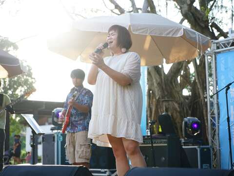 吉那罐子戶外演唱(圖片來源：臺北市政府客家事務委員會)
