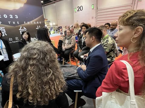 北市府觀傳局舉辦推介會，推廣臺北主題遊程及「2023台灣燈會在台北」，吸引業者到場了解。(圖片來源：臺北市政府觀光傳播局)