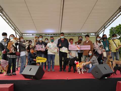 Huazhong Dog Park Opens to the Public
