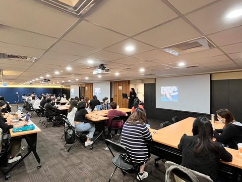 學員對於旅宿轉型研習課程安排聽得津津有味(圖片來源：臺北市政府觀光傳播局)