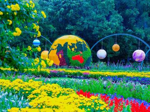 The first choice for light travel in the post-epidemic era! Chrysanthemum exhibition 210,000 pots of chrysanthemums welcome guests, There are certificate of gold, Forbidden City boutiques, Airpods... series of event awards waiting for you.