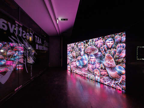 臺北數位藝術中心展區：2022臺北數位藝術節「DAFT x A_T Festival 台韓錄像交流計畫」展品(圖片來源：文化局)