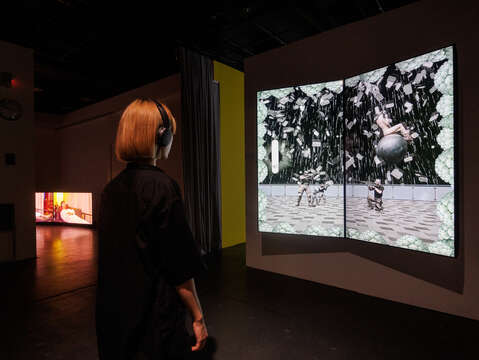 臺北數位藝術中心展區：2022臺北數位藝術節「DAFT x A_T Festival 台韓錄像交流計畫」作品體驗(圖片來源：文化局)
