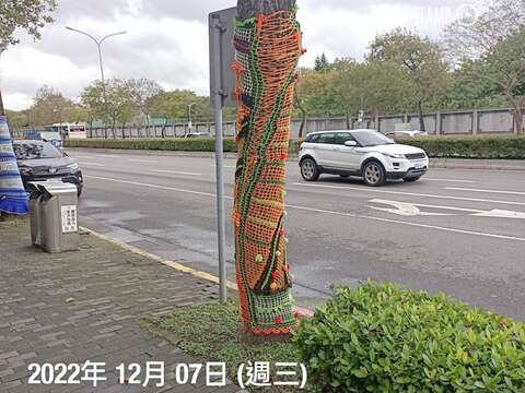 不同構圖編織設計色彩繽紛的樹霓裳(圖片來源：臺北市政府工務局公園路燈工程管理處)