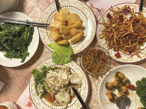 The exotic, while excellent taste of the Yunnan cuisine in Jen Ho Yuan is one thing you must have in Taipei.